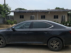 Second Hand Skoda Superb Style TDI AT in Ahmedabad