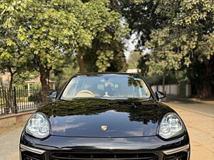 Second Hand Porsche Cayenne Diesel in Delhi