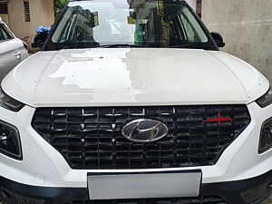 Second Hand Hyundai Venue SX 1.0 Turbo iMT Dual Tone in Ahmedabad