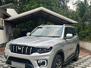 Second Hand Mahindra Scorpio Z8 Petrol AT 7 STR [2022] in Kanjirappally