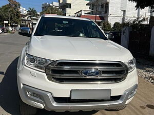 Second Hand Ford Endeavour Titanium 3.2 4x4 AT in Dehradun