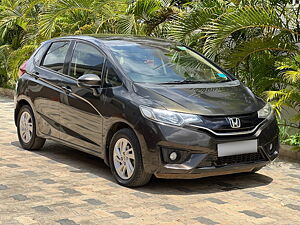 Second Hand Honda Jazz V Petrol in Gadag