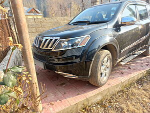 Second Hand Mahindra XUV500 W8 in Srinagar