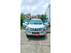 Second Hand महिंद्रा XUV500 w6 in इंदौर