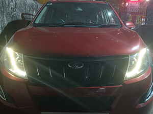 Second Hand மஹிந்திரா  xuv500 w10 in மும்பை