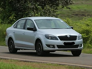 Second Hand Skoda Rapid Style 1.5 TDI AT in Noida