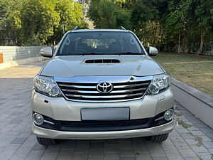 Second Hand Toyota Fortuner 3.0 4x4 MT in Ahmedabad