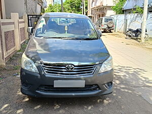 Second Hand Toyota Innova 2.5 G 8 STR BS-IV in Gulbarga