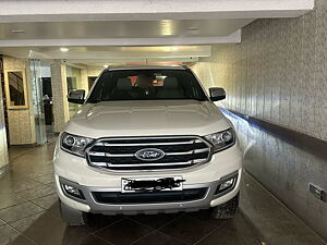 Second Hand Ford Endeavour Titanium 3.2 4x4 AT in Delhi