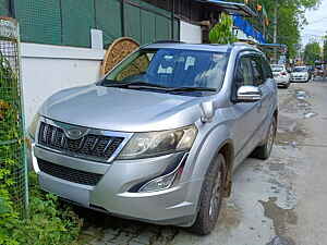 Second Hand महिंद्रा XUV500 w10 in कोटा