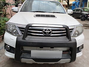 Second Hand Toyota Fortuner 3.0 4x2 MT in Hyderabad