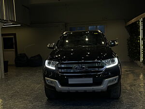 Second Hand Ford Endeavour Trend 3.2 4x4 AT in Delhi