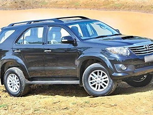 Second Hand Toyota Fortuner 4x2 AT in Bangalore