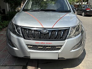 Second Hand Mahindra XUV500 W6 AT 1.99 in Greater Noida