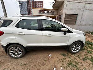 Second Hand Ford Ecosport Titanium + 1.5L TDCi in Anand