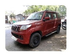 Second Hand Mahindra TUV300 T6 in Delhi