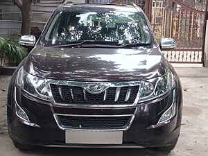 Second Hand महिंद्रा XUV500 w10 in पूर्णेय