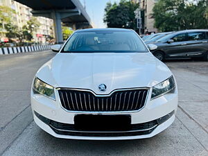 Second Hand Skoda Superb Style TSI AT in Mumbai