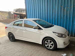 Second Hand हुंडई वरना फ़्लूइडिक 1.6 vtvt ex in दिल्ली