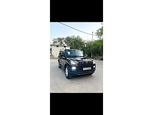 Second Hand Mahindra Scorpio S10 AT in Delhi