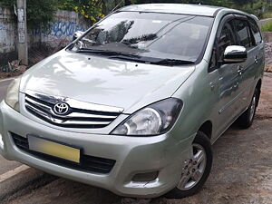 Second Hand Toyota Innova 2.5 V 7 STR in Thiruvananthapuram