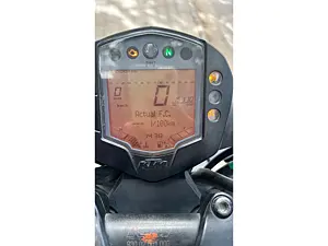 duke 200 speedometer second hand