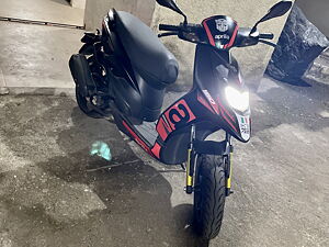 Second hand deals aprilia scooter