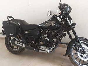 Used best sale bajaj avenger