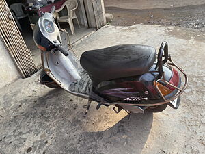 Second hand scooty sales activa