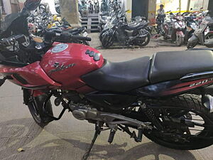 Second hand store bike pulsar 220