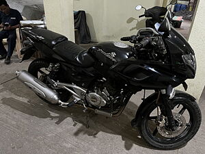 2nd hand best sale bike pulsar 220