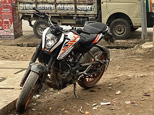 Second Hand KTM Duke Standard [2022] in Varanasi