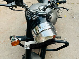 Second Hand Royal Enfield Classic Classic Signals - Dual Channel ABS in Kanpur