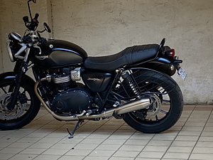 Pre owned triumph discount motorcycles for sale