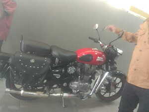 Second Hand Royal Enfield Classic Classic Chrome - Dual Channel ABS in Gwalior