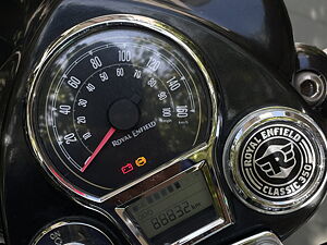 Second Hand Royal Enfield Classic Halcyon - Dual Channel ABS in Ahmedabad