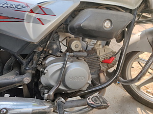 Second Hand Hero HF Deluxe Self Alloy in Ahmedabad