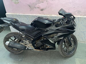 Second Hand Yamaha YZF DarkNight - ABS in Agra