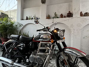 Second Hand Royal Enfield Classic Classic Chrome - Dual Channel ABS in Lucknow