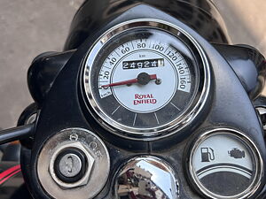 Second Hand Royal Enfield Classic ABS in Thane