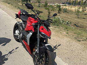 Second Hand Ducati Streetfighter V2 Standard in Panchkula