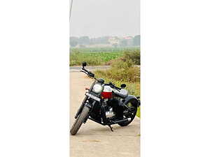 Second Hand Jawa 42 Bobber Jasper Red (Dual Tone) in Jabalpur