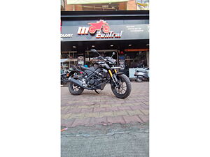 Second Hand Yamaha MT Metallic Black in Kolhapur