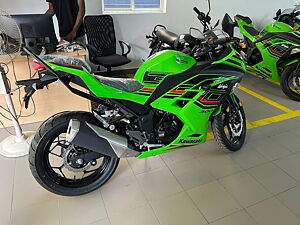 Second Hand Kawasaki Ninja Standard in Guntur