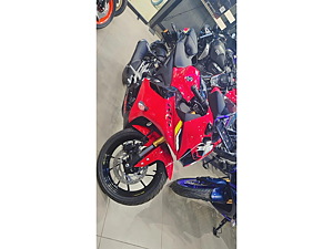 Second Hand Yamaha YZF Metallic Red in Mumbai