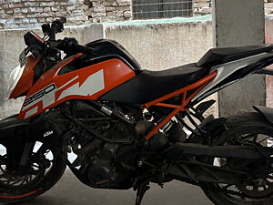 Second Hand KTM Duke Standard in Allahabad