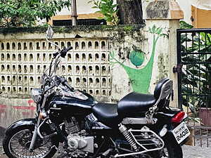 Second Hand Bajaj Avenger 220 DTS- i in Dombivali