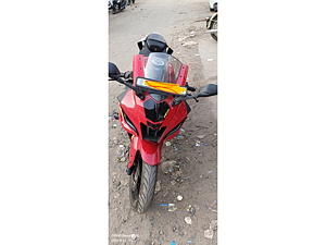 Second Hand Yamaha YZF Metallic Red in Gandhidham