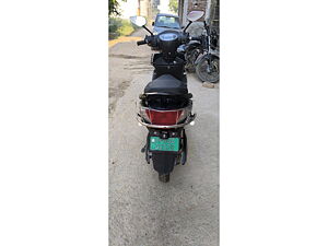 Second Hand Kinetic Green Zulu Standard in Noida