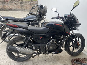 Second Hand Bajaj Pulsar Disc - Split Seat in Varanasi